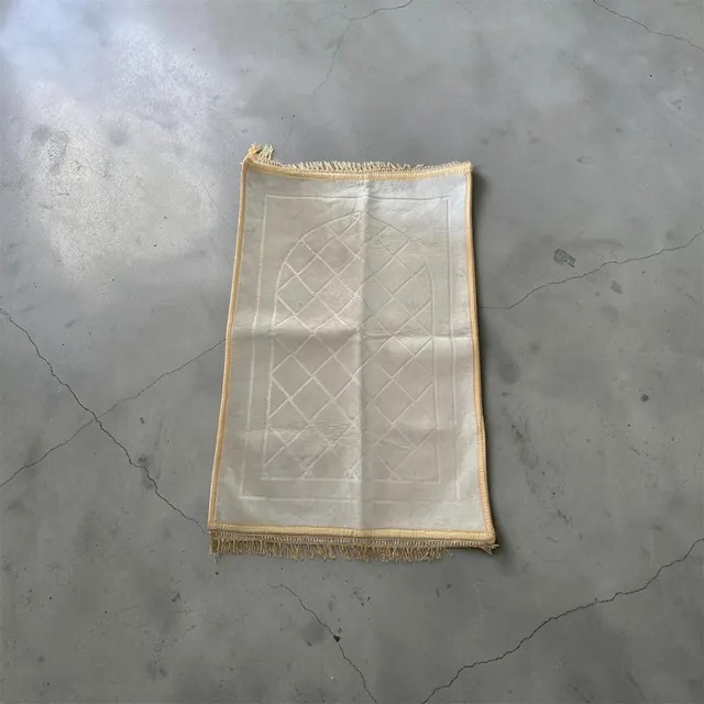 Tapis de prière velours — GKDS Étampes